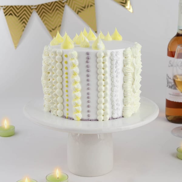 Dollops and Pearls Cake (600 Gm)