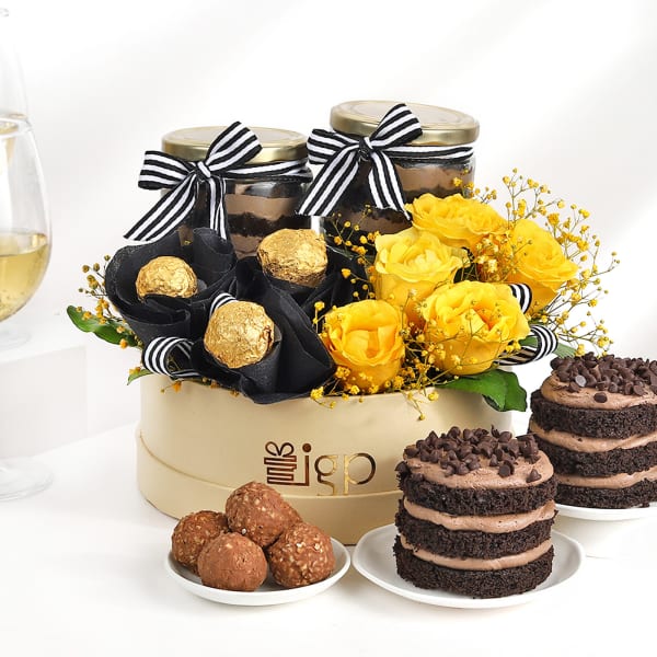 Double Your Happiness With Jar Cake Hamper