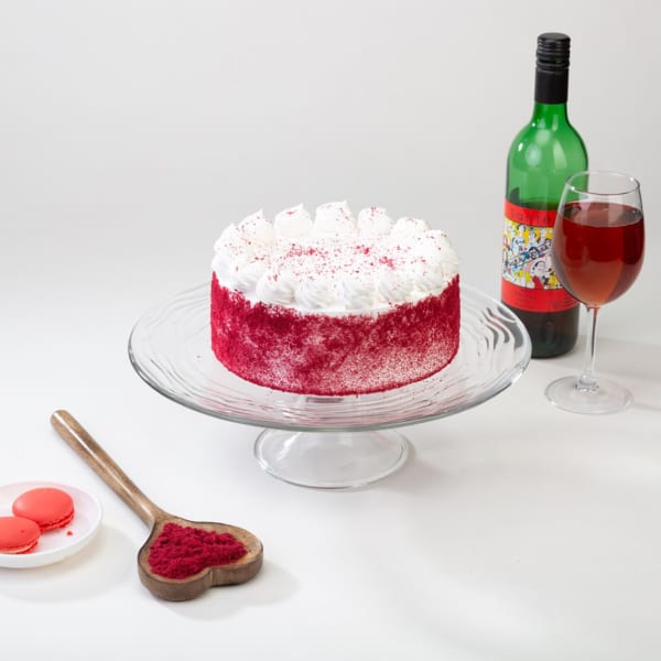 Dramatic and Delicious Red Velvet Cake (1 Kg)