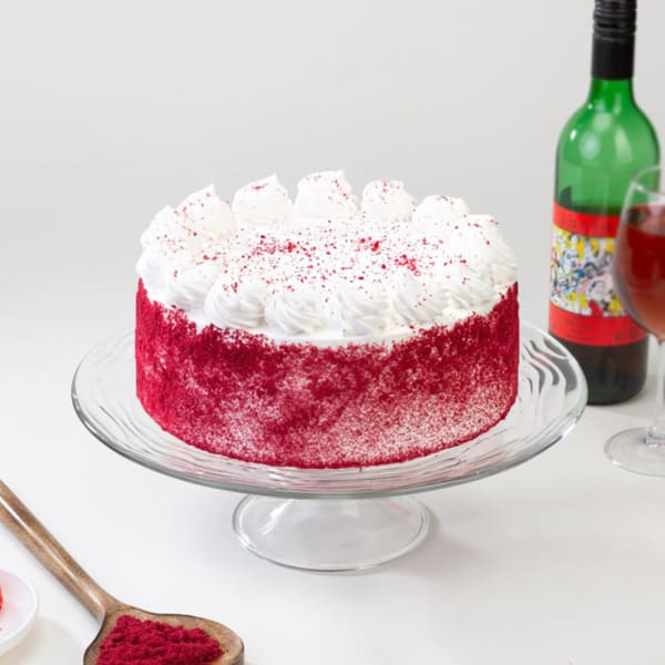 Dramatic and Delicious Red Velvet Cake (2 Kg)
