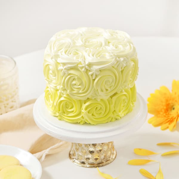 Dreamy Ombre Cream Mini Cake