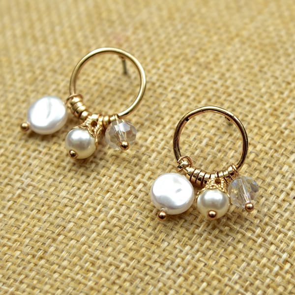 Elegant Pearl and Crystal Beads Earrings