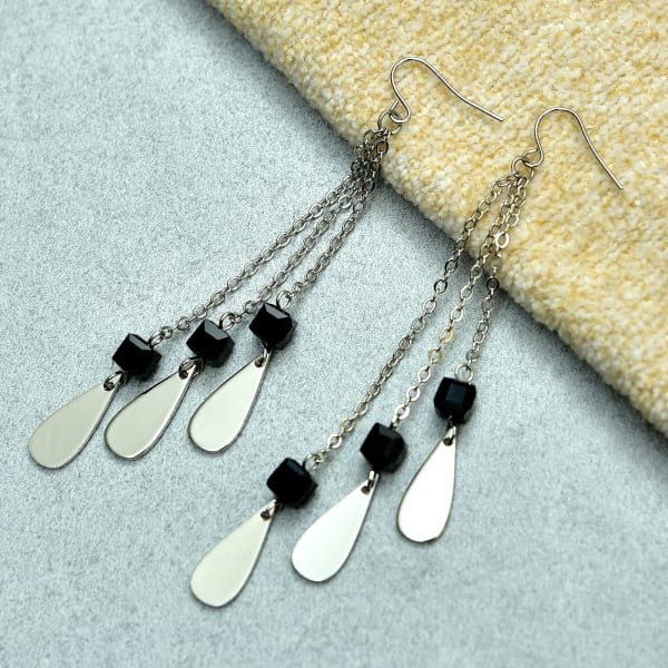 Fashionable Danglers with Black Crystals