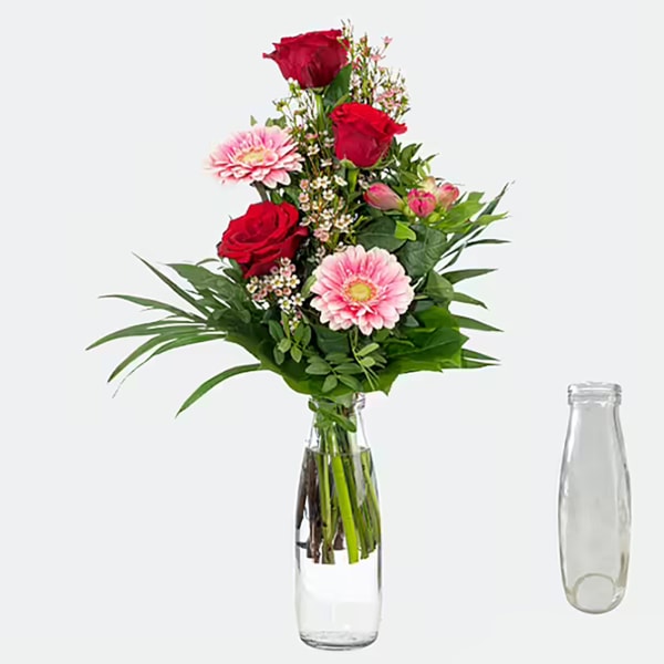 Flower Arrangement Heart'S Desire With Vase