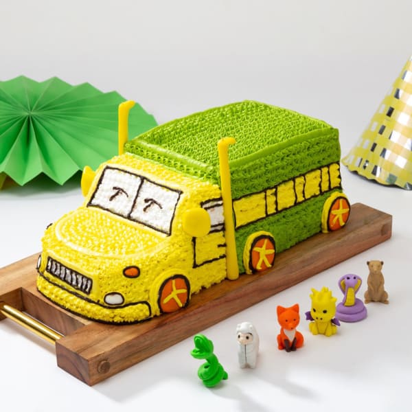 Fun and Quirky Truck-shaped Cake (2.5 Kg)