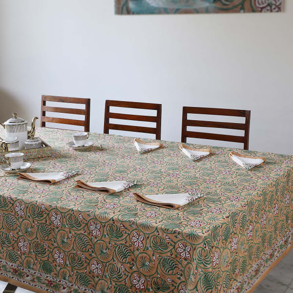 Garden Print Cotton Table Cover With Set Of 6 Napkins