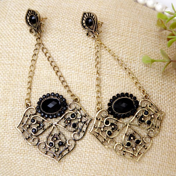 black danglers