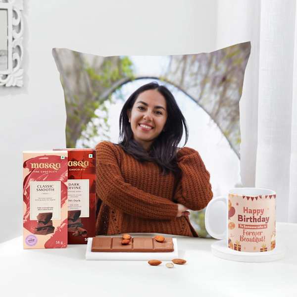 Graceful Wishes Personalized Birthday Hamper For Her