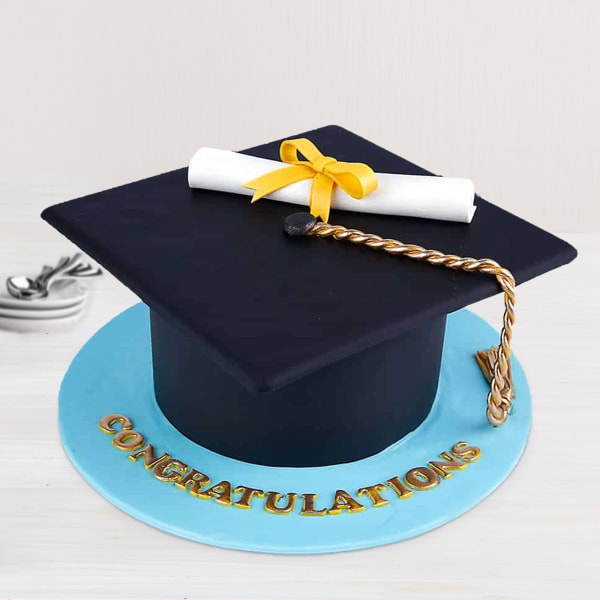 Graduation Hat Fondant Cake(3.5 Kg)