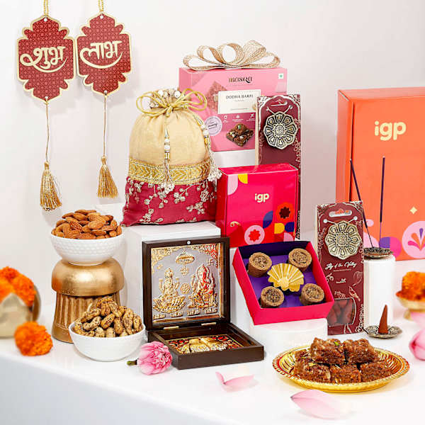 Grand And Enchanting Housewarming Hamper