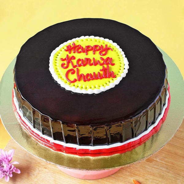 Happy Karwa Chauth Chocolate Cake (Half kg)
