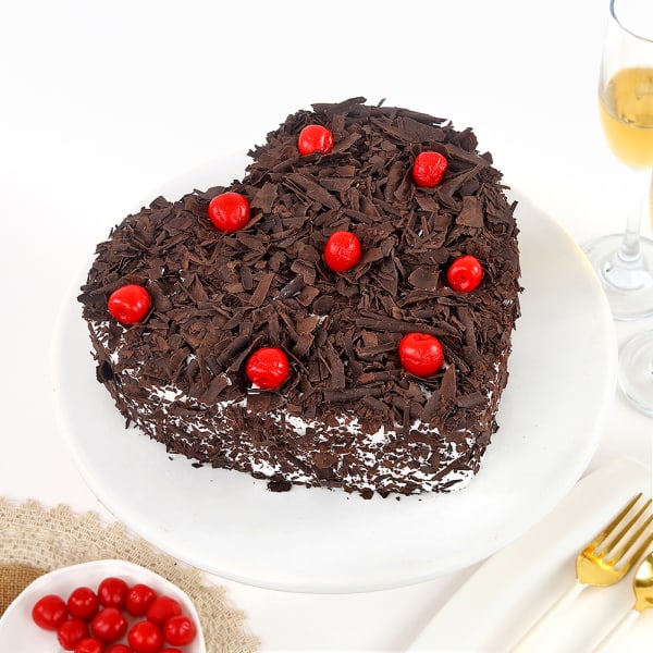 Heart Black Forest Cherry Cake (Half Kg)