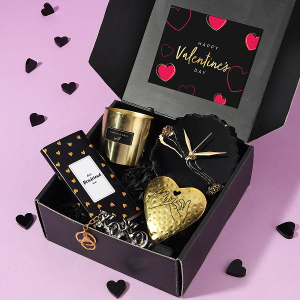 Velvet Fine Chocolates Valentine Gift Hamper with Heart Shaped Chocolate  for Husband, Wife, Girlfriend, Boyfriend, 130 Grams | Valentines's Day Gift  with Greeting Card : Amazon.in: Grocery & Gourmet Foods