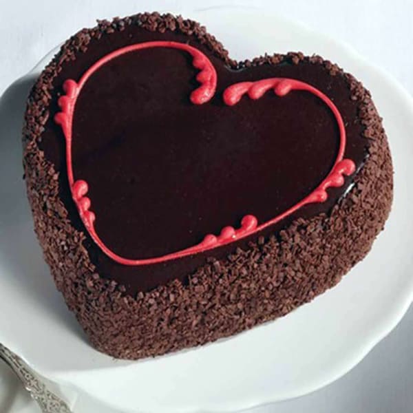HEART SHAPED CHOCOLATE CHIP CAKE 2LB