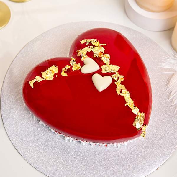 Heart-Shaped Chocolate Mousse Cake (1 Kg)