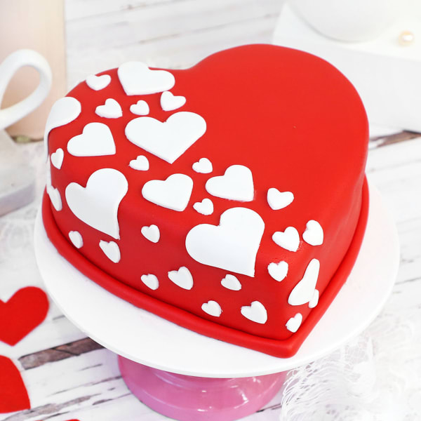 Hearts Bounty Valentine Fondant Cake (1 kg)