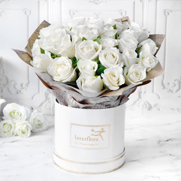 Heavenly 25 White Roses Hand Tied