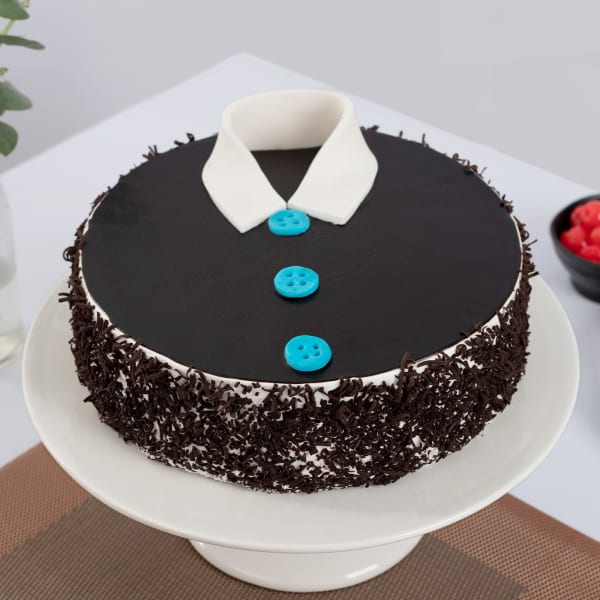 His Majesty Chocolate Cream Cake For Great Dad (Half kg)