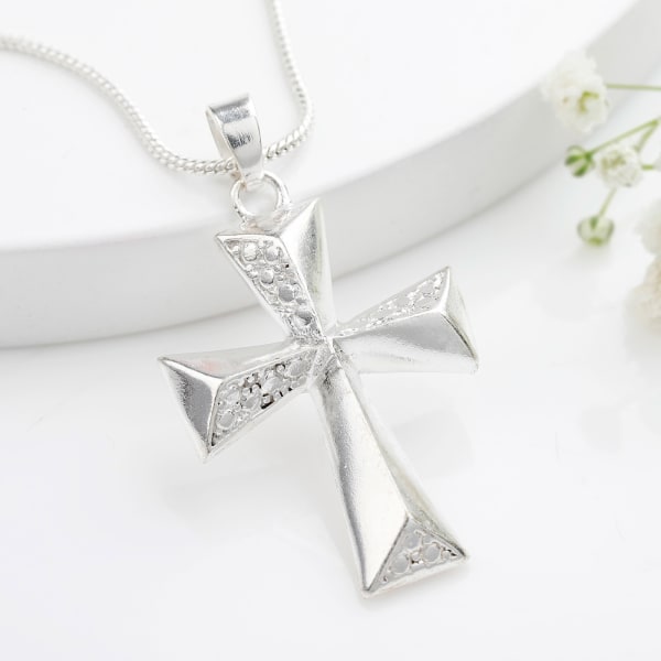 Holy Cross Textured Pendant With Chain - Silver