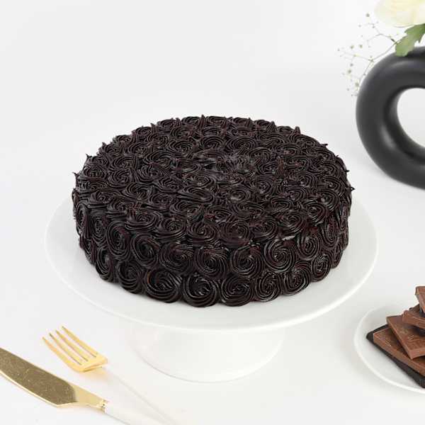 Indulgent Chocolate Rosette Cake
