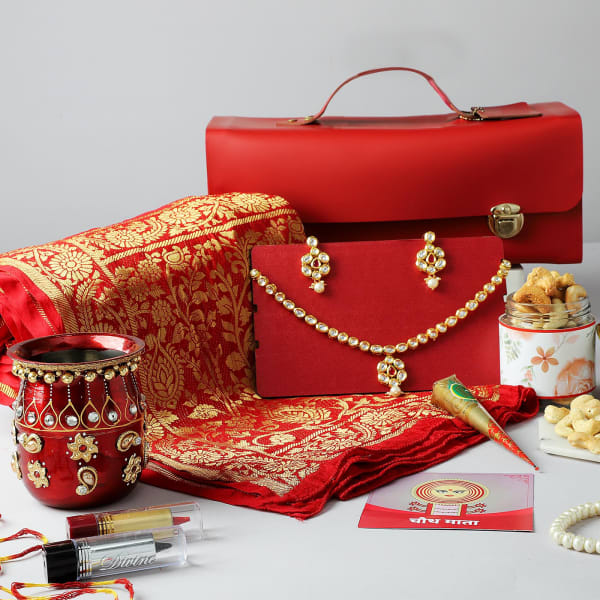 Karwa Chauth Gift Bag With Dupatta And Pooja Samagri
