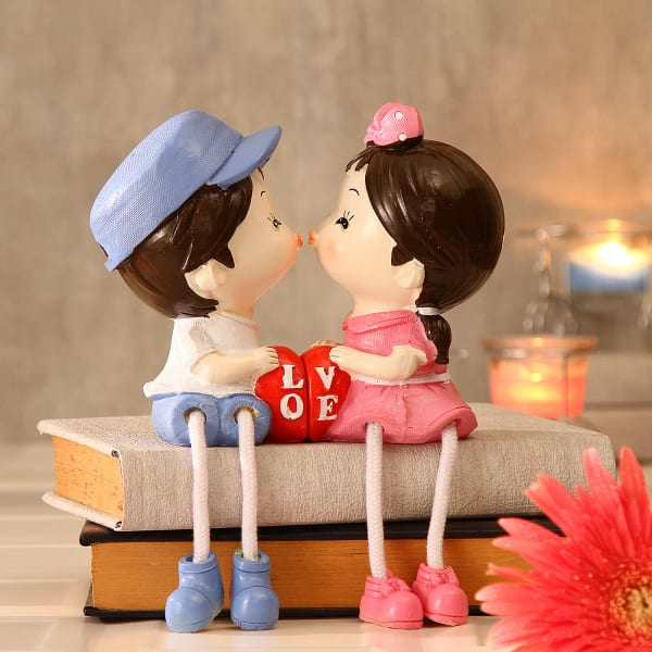 Featured image of post Kiss Image Gift : The couple kissing gif gifts are designed in a colloquial style though not inappropriate.