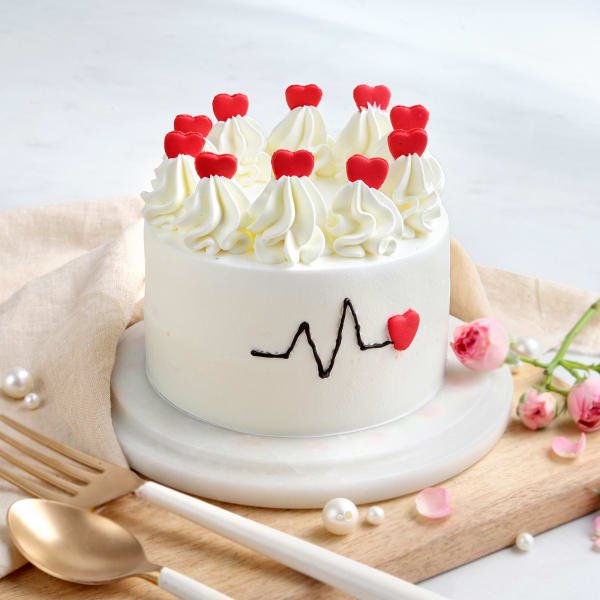 Love Pulse Cream Mini Cake (250 Gm)