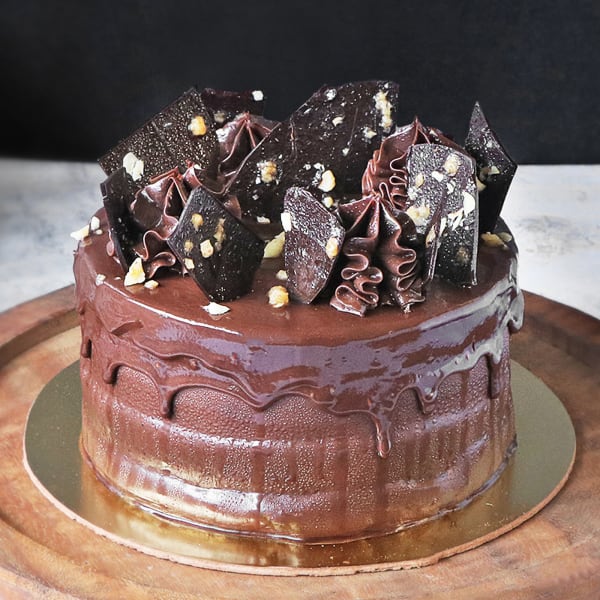 Luscious Hazelnut Chocolate Cream Cake (1 Kg)