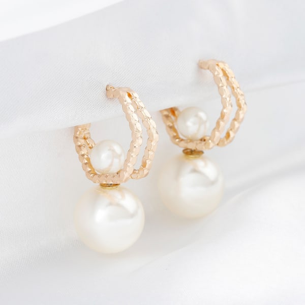 Lustrous Pearl Dangle Earrings