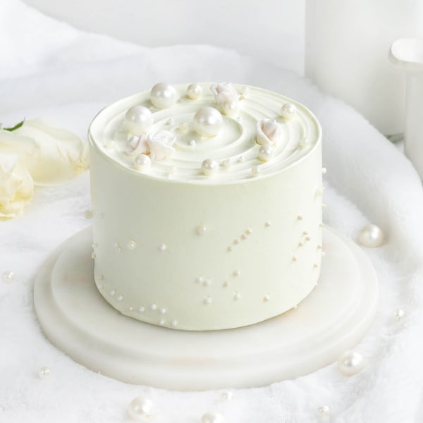 Luxe Celebrations Vanilla Cake (500 Gm)