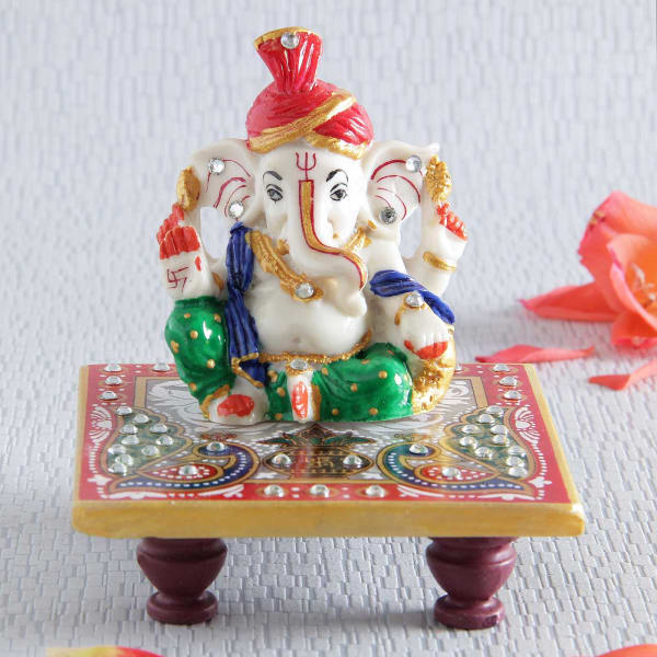Meenakari Pagdi Marble Ganesha with Kundan Work Chowki
