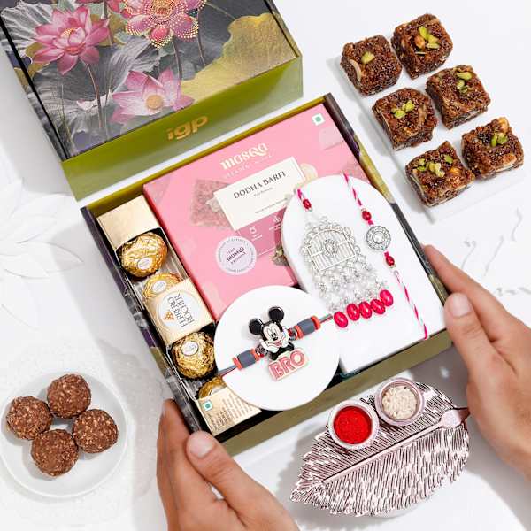 Mehrab Royale Rakhi Hamper