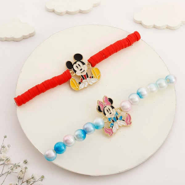 Disney Mickey Mouses Greatest Moments Womens Cable Charm Bracelet