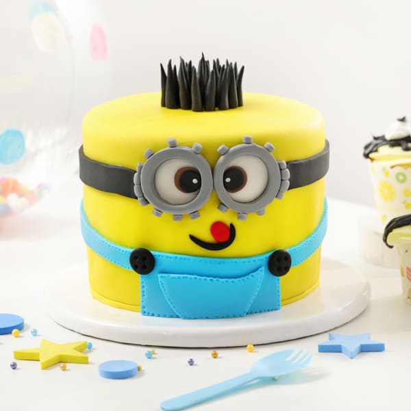 Minion Madness Fondant Cake (1 kg)