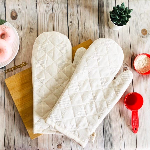 Buy/Send Oven Mitts Online IGP JVS1218671