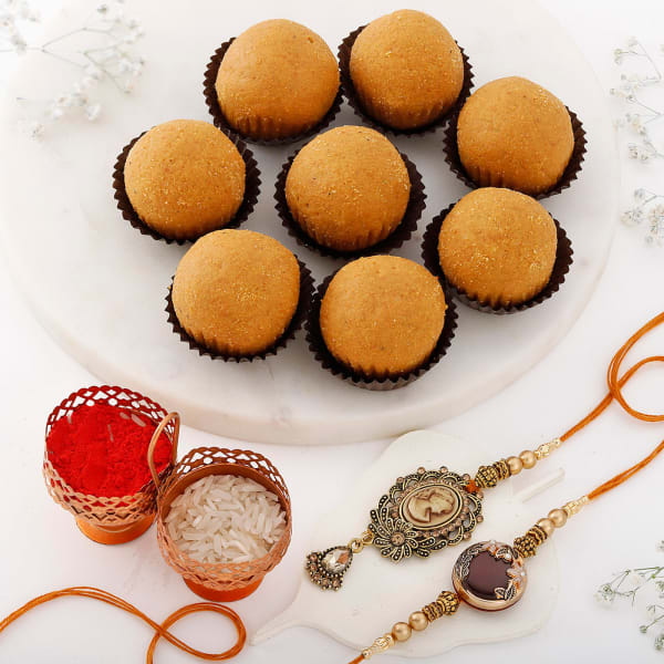 Oxidized Victorian Bhaiya Bhabhi Rakhi With Besan Laddoo