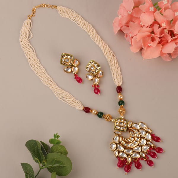 Pearl And Kundan Pendant Necklace Set