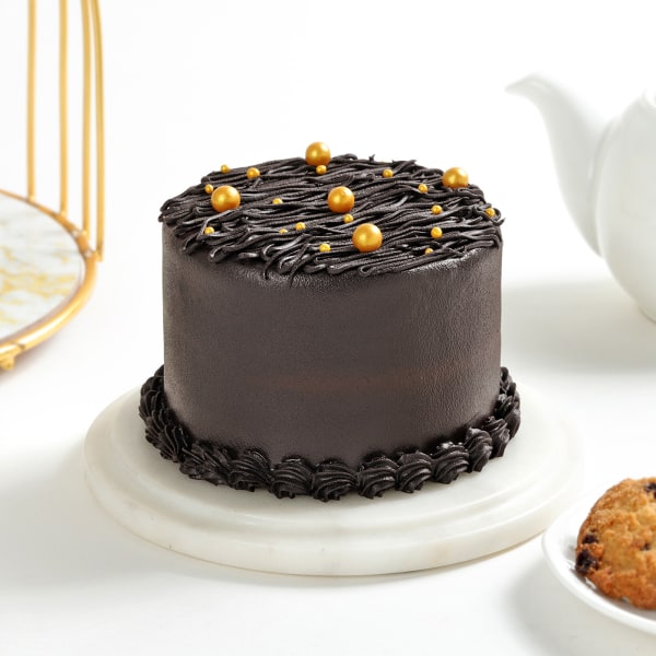 Pearls And Truffles Chocolate Cake (500 gm)