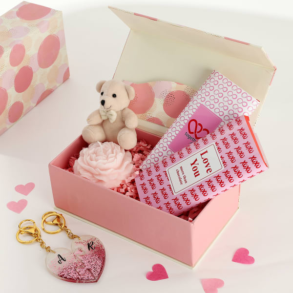Buy/Send Personalized Keychain Gift Hamper Online IGP JVS1202031