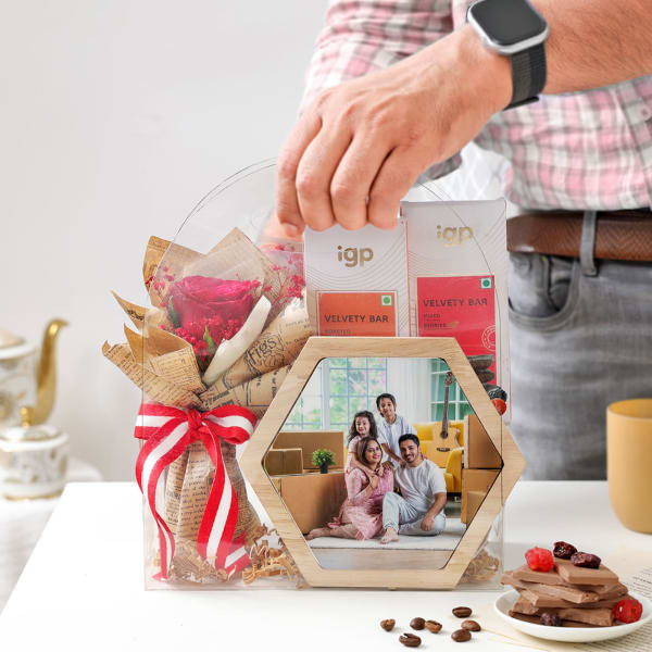 Personalized Memories Housewarming Hamper