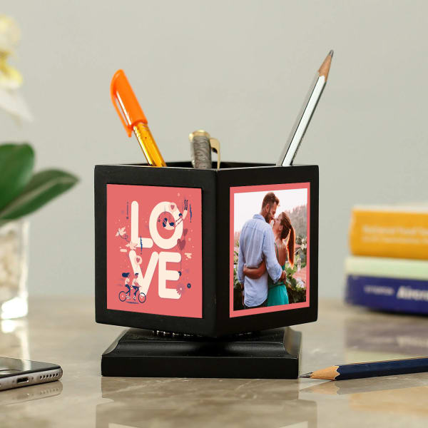Personalized Rotating Pen Stand