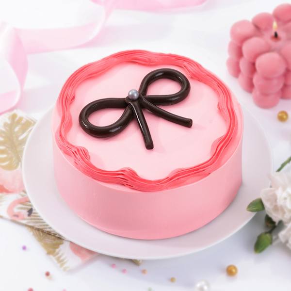Pretty In Pink Bow-Themed Cake