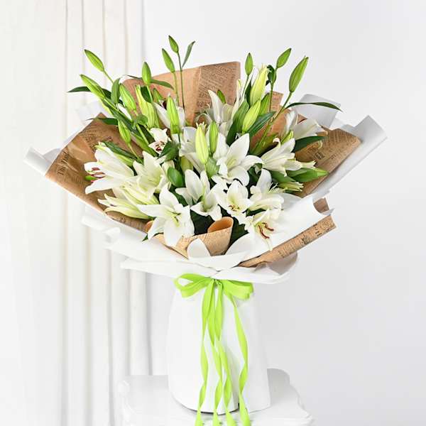 Pristine Lily Elegance Grand Bouquet