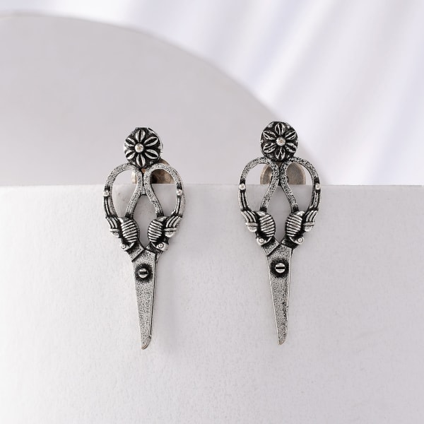 Leaf Shaped Earrings: Gift/Send Jewellery Gifts Online L11155161 |IGP.com