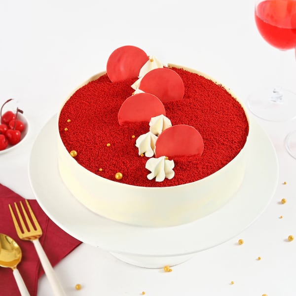 Red Velvet Symphony Cream Cake Eggless (1 Kg)