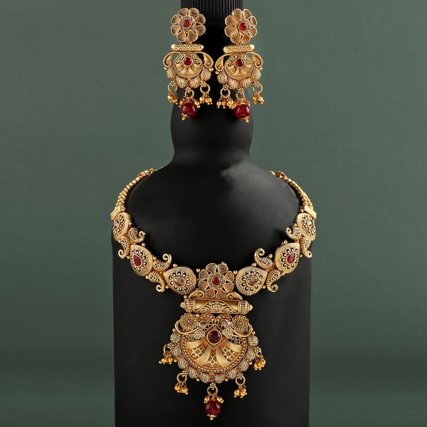 Regal Rajwada Necklace Set