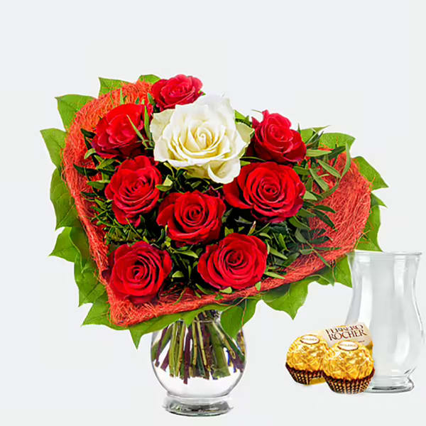 Rose Bouquet Amore With Vase & 2 Ferrero Rocher