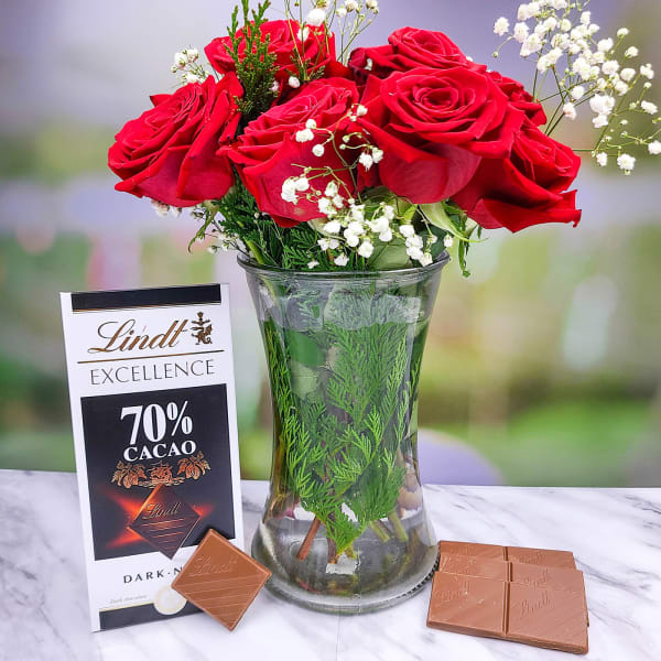 Rose Bouquet With Dark Chocolate