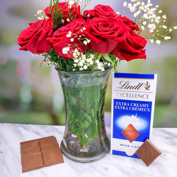 Rose Bouquet With Lind Milk