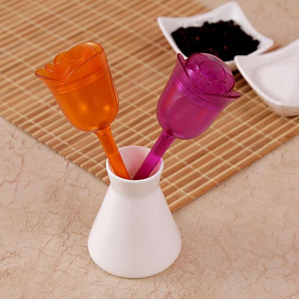 Rose Shaped Spice Shaker Set